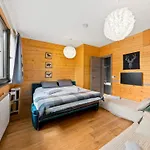 Studio Apartment In Swiss Chalet - Garden Views Of Mont Blanc Pensjonat 4*