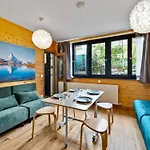Studio Apartment In Swiss Chalet - Garden Views Of Mont Blanc Pensjonat