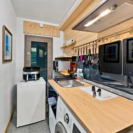 Pensjonat Studio Apartment In Swiss Chalet - Garden Views Of Mont Blanc